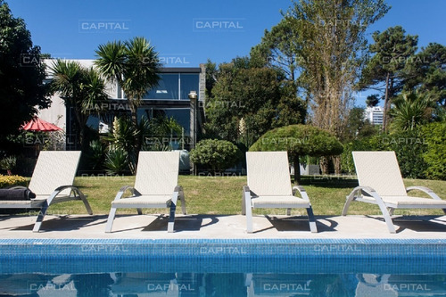 Moderna Casa Playa Mansa - Punta Del Este - 5 Dorm.- Ref: 25132