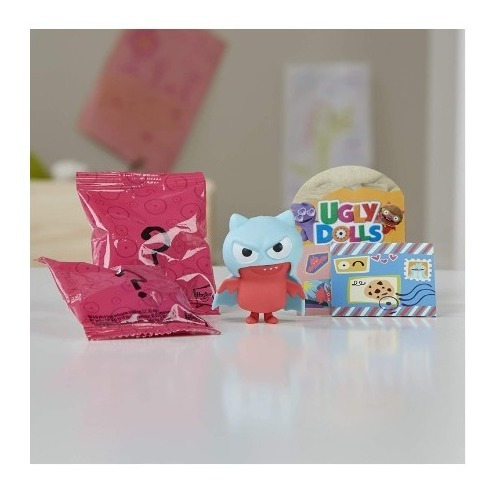 Ugly Dolls Disfraz Sorpresa - Super Lucky Bat