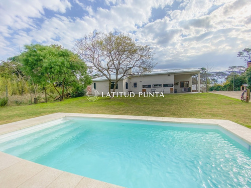 Casa En Marly Con Piscina Climatizada, 3 Dormitorios