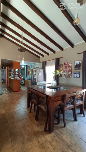 Casa En Venta De 4 Dorm. En Pucón