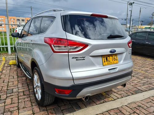 Ford Escape Titanium 2.0cc AT AA 4X4
