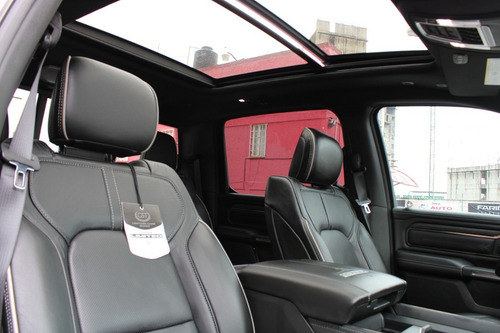 Imagen 12 de 15 de Ram 1500 Black Pack 2020 Factura Original, Tomo Auto