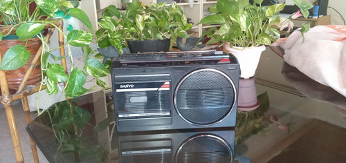 Radiograbador Sanyo - 2709 F - Am/fm - Cassette-cómo Nuevo (Usado)