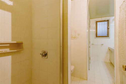 Casa En Venta De 5 Dorm. En Las Condes