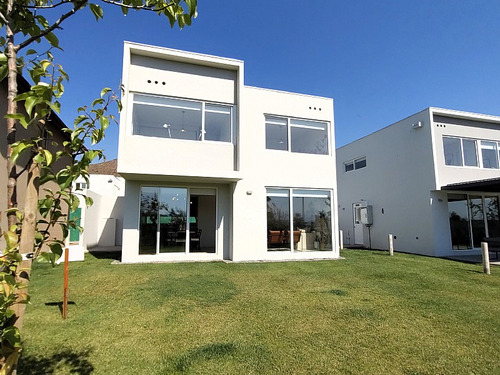 Condominio Alto Laguna - Nuevas  3d3b1e - Chicureo