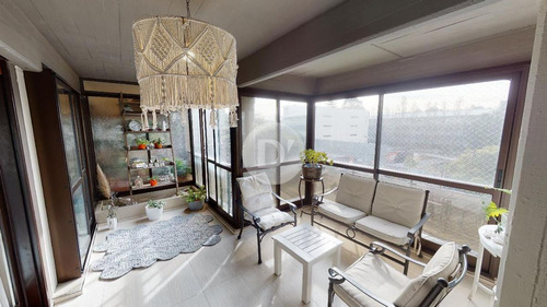 Departamento En Venta, 4 Ambientes, Con Cochera Y Baulera. Vicente López, Sobre Avenida Libertador.
