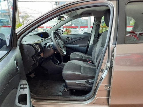 Imagem 9 de 12 de Etios 1.5 X Plus Sedan 16v Flex 4p Automático