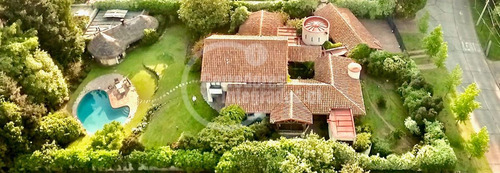 Casa En Venta En Lo Barnechea. Oportunidad!!!