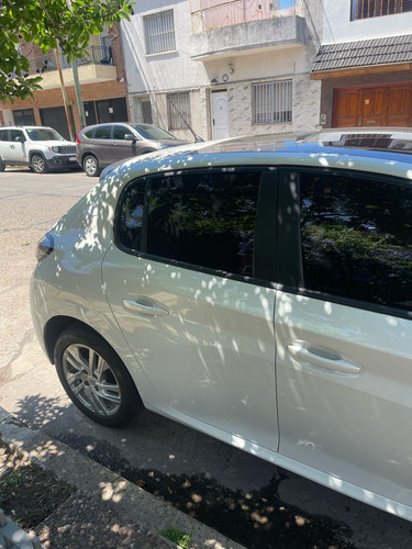 Peugeot 208 1.6 Active
