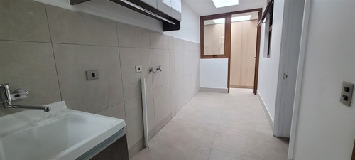 Casa En Arriendo De 6 Dorm. Colegio Huinganal