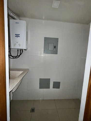 Alquilo Apartamento En La Zona Universitaria A Pasos De La Avenida Jose Contreras 100mts2