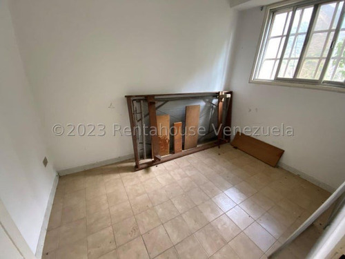 Leandro Manzano Townhouse En Venta Urb. Miranda Mls #23-29392 Mb