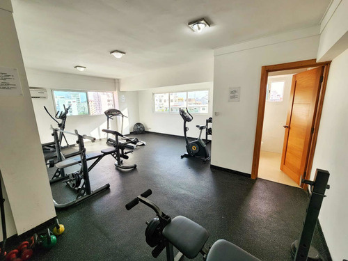 Imagen 8 de 9 de Apartamento En Evaristo Morales 2 Habitaciones 2 Parqueos