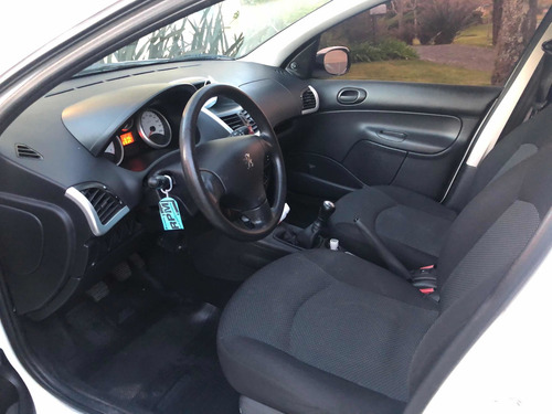 Peugeot 207 2015 1.4 Active 75cv