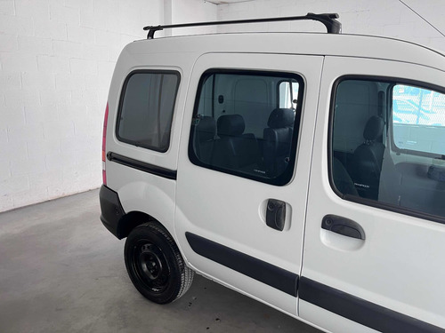 Imagen 17 de 25 de Renault Kangoo 2014 1.6 Furgon Ph3 Confort 1plc
