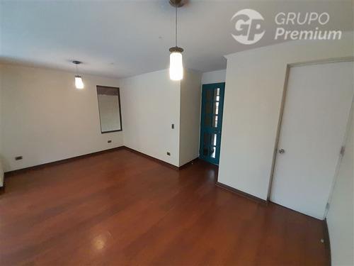 Gran Casa En Venta De 4 Dorm. 3 Baños En Peñalolén