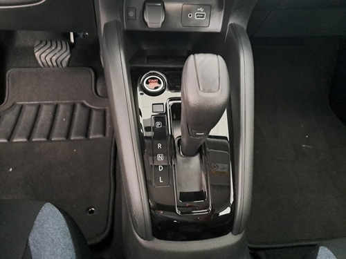 Imagen 14 de 16 de Nissan Versa New Versa Advance Cvt Fase Ii 1.6 2023 0km