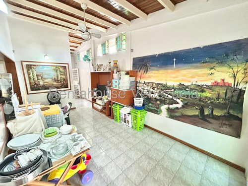Maribel Morillo Asesor Inmobiliario De Rentahouse Vende Comoda Casa; Conjunto Privado Del Este De Barquissimeto; Posee 3 Hab. Y 2 Baños; Condominio Con Bellas Areas Comunes; Barquisimeto Lara