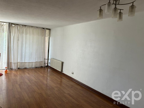 Departamento En Venta De 4 Dorm. En Ñuñoa, Excelente Estado