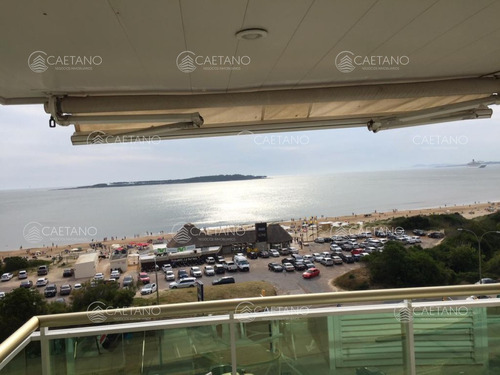 Apartamento En Excelente Torre Frente A Playa Mansa En Parada 5. Vista Plena Al Mar E Isla De Gorriti