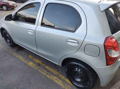 Imagem 3 de 15 de Toyota Etios 2016 1.3 16v X 5p