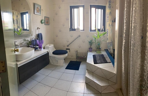 Casa En Venta Con Locales Comerciales En Coyoacan, Ciudad Jardín