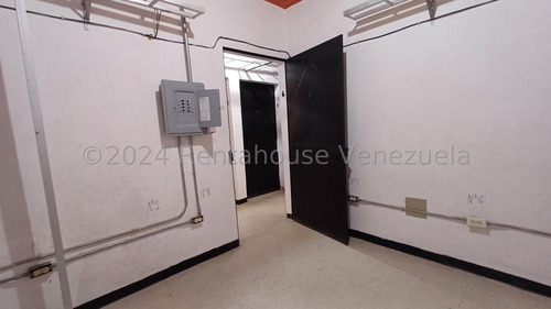 Exclusiva Empresa En El Area De Telecomunicaciones, Con Torre A 2006 Mts De Altura En Un Terreno De 870m2, En El Junquito, Urb Alto Irapa, Mls#24-20005