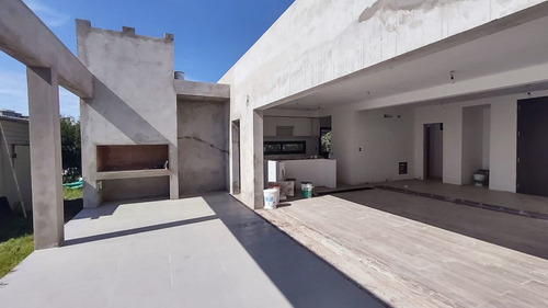 Imagen 10 de 11 de Casa En Venta En El Canton Islas
