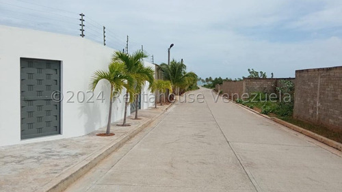 De Oportunidad!! Venta De Casa En Playa El Agua. Isla De Margarita.