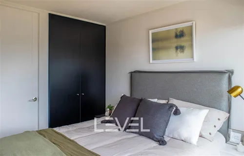 Departamento En Esmeralda. Vista Sur. Piso 2. Metro Ovalle