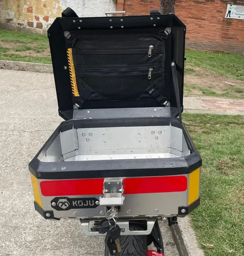 Vendo Moto Benelli Tnt 135 Amarillo 2023 Con Accesorios