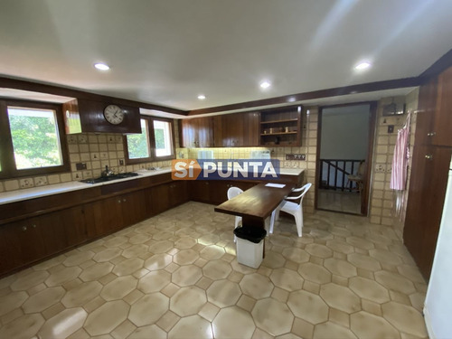 Imagen 10 de 30 de Dos Casas En Brava 5 Dormitorios + Doble Dependencia ,piscina,gran Parque Y Vista Al Mar