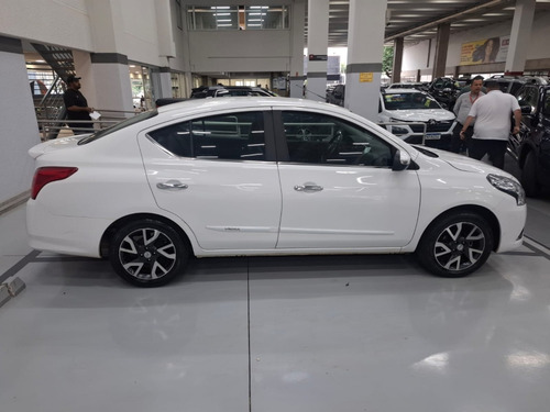 Nissan Versa 1.6 16V FLEXSTART UNIQUE 4P XTRONIC