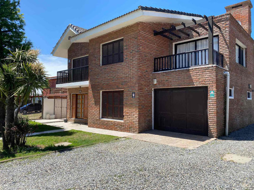 Alquiler Casa A Metros Del Mar Solymar