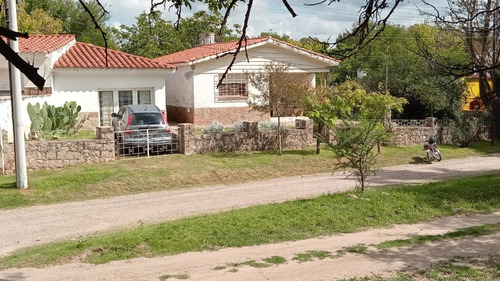 Tradicional Chalet Serrano A Reciclar. Oportunidad.