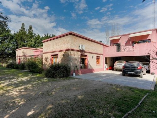 Imagen 3 de 18 de Hermosa Quinta De Excelente Calidad Constructiva