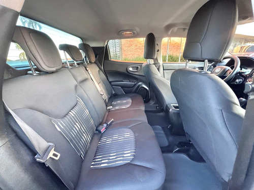 Fiat Toro 1.8 Endurance 16v Flex 4x2 Aut. 4p