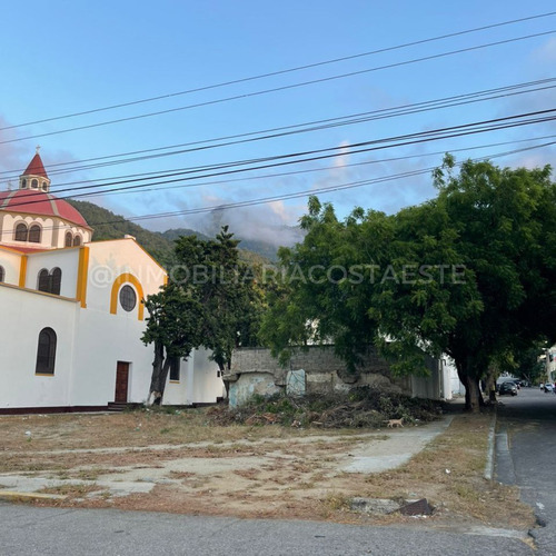 Venta De Terreno En Macuto Ref 2265