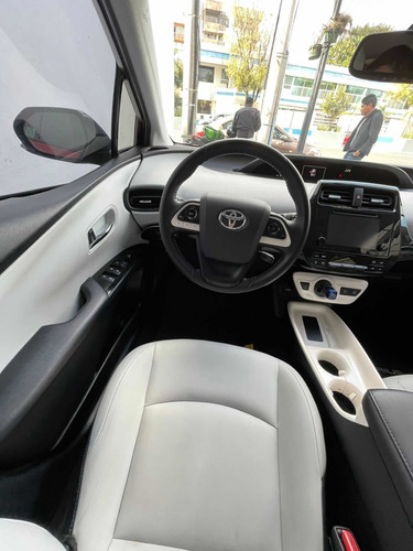 Imagen 13 de 15 de Toyota Prius 2017 1.8 Premium Cvt
