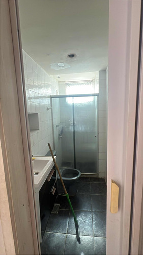 Apartamento Com 2 Quartos. Sala, Cozinha, Banheiro