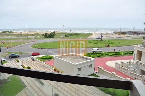 Apartamento En Brava, 2 Dormitorios - Ref: 1713