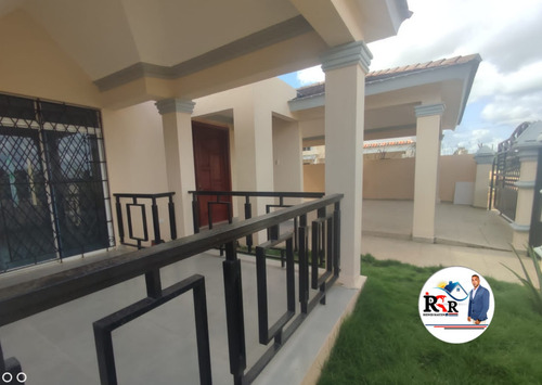 Imagen 3 de 11 de Se Vende | Hermosa Casa Súper Grande En Luisa Perla/higüey