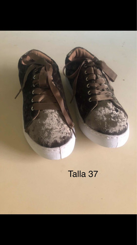 Zapatos Deportivos, Gomas (talla 37)