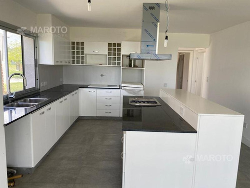 Imagen 10 de 30 de Casa En Venta En Barrio El Canton - Maroto Propiedades