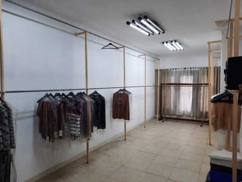 Alquiler Inmueble Comercial -local- Excelente Ubicacion Sobre Avenida Urquiza En Caseros Centro