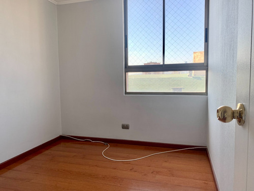 Cómodo/ Luminoso/ Impecable/ Ricardo Lyon/ 80m2