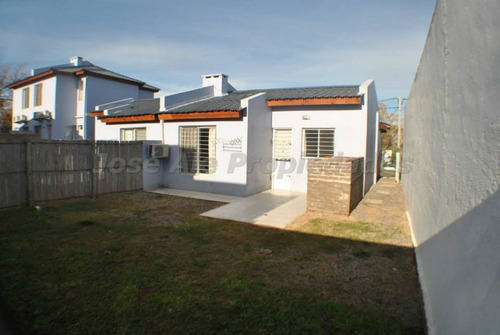 Imagen 8 de 11 de En Venta Casa De Dos Dormitorios Colonia Del Sacramento