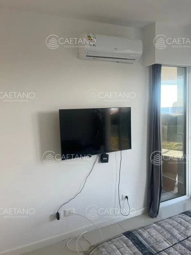 Venta Apartamento 2 Dormitorios. Playa Mansa, Punta Del Este.