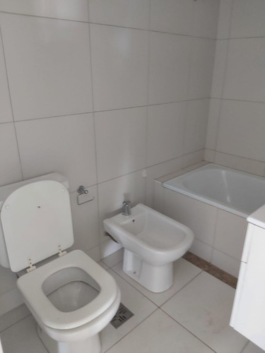 Venta Departamento 2 Dormitorios Adjudicado Regam Pilay Con Posesion Inmediata O Renta, Av Colon 1494