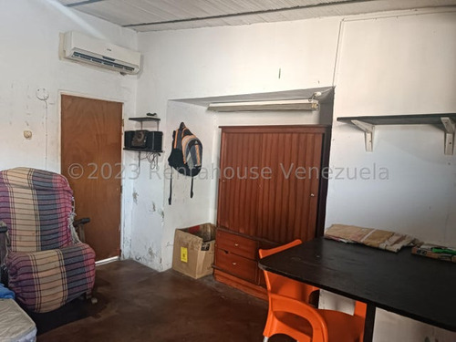 Casa En Venta Para Remodelar Urb Tiuna Maracay 25-14056 Apd